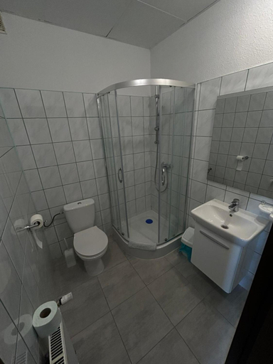 Bathroom, Noclegi u Eichendorffa, Racibórz