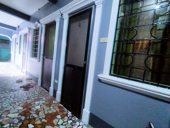 Others 5, Maritonies Place, Coron