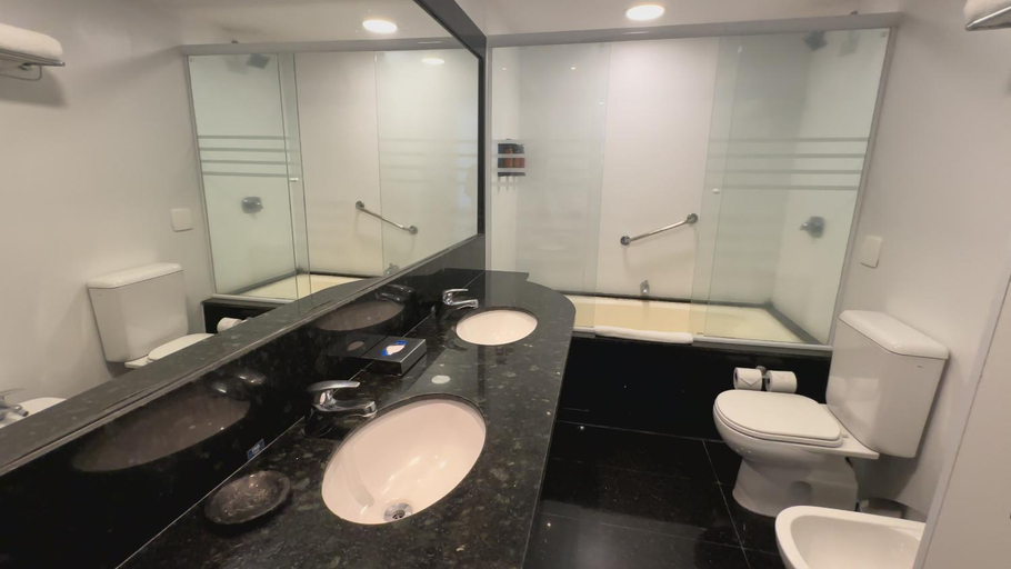 Bathroom 5, Wyndham Rio Barra, Rio de Janeiro