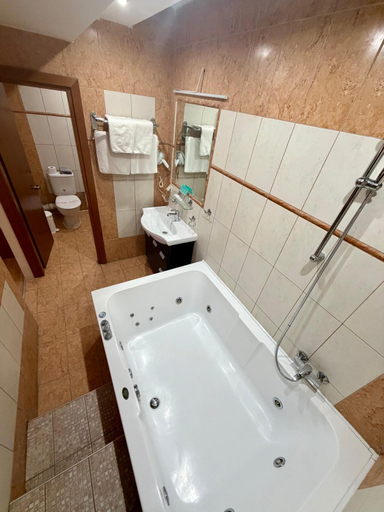 Bathroom 3, Kornilios Istron Hotel, Central Macedonia