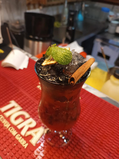 Food & Drinks 3, Residencial DB, Ingombota
