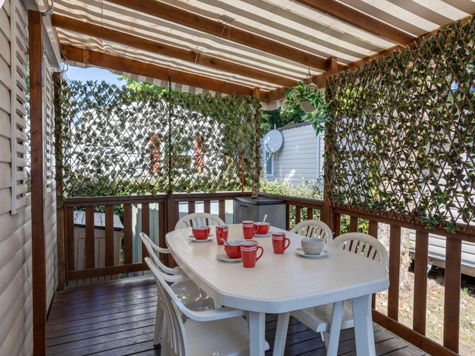 Others 5, Mobile Home in Saint-Jean near Beach Pool, Vendée