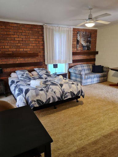 Bedroom 2, Toora Lodge Motel, South Gippsland - East
