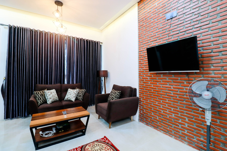 Others 2, Adisucipto Homestay by WHouse, Sleman