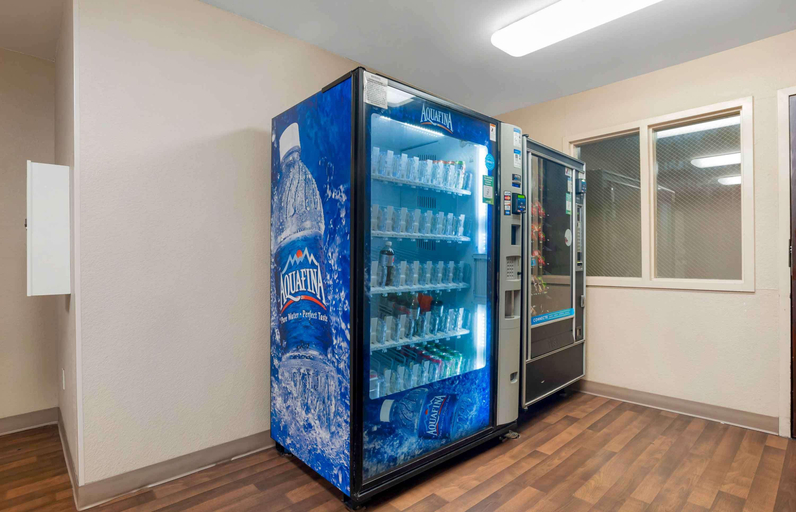 Food & Drinks 5, Extended Stay America Los Angeles Torrance Harbor, Los Angeles