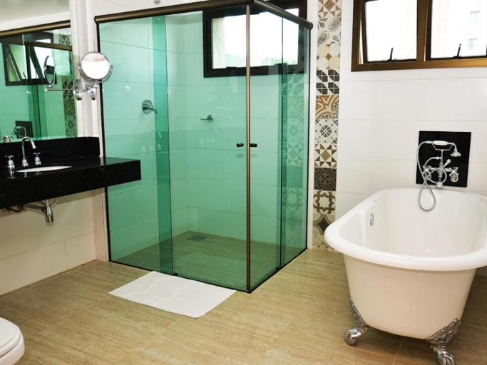 Bathroom, Tamareiras Prime Hotel, Uberaba