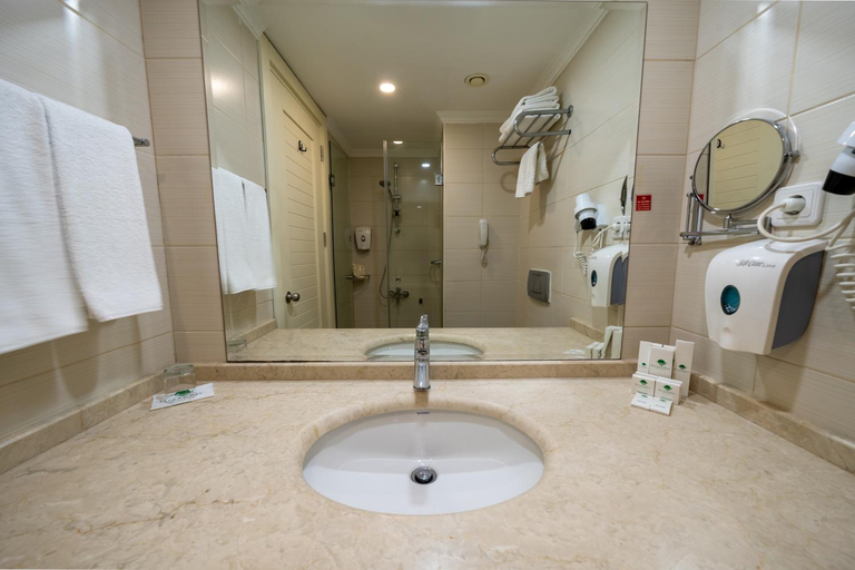 Bathroom 5, Green Bay Resort & Spa - All inclusive, Bodrum