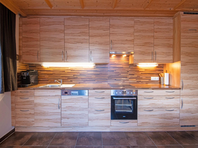Others 5, Chalet Hochfugen by Ski Slope, Schwaz
