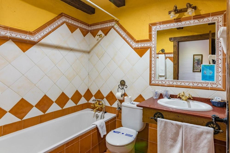 Bathroom 4, Hotel Rural Almazara, Málaga