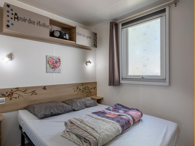 Bedroom 3, Mobile Home in Saint-Jean near Beach Pool, Vendée