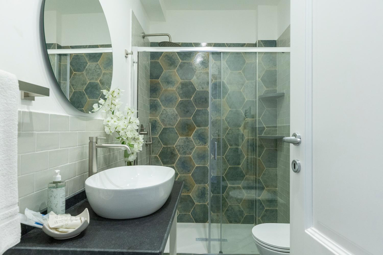 Bathroom 3, B&B Il Castello, Messina