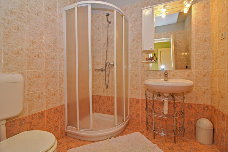 Bathroom 3, Leandra in Rovinjsko Selo * Istrien, Rovinj