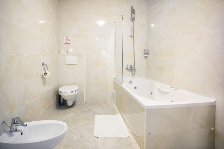 Bathroom 3, Hotel Garten, Slavonski Brod