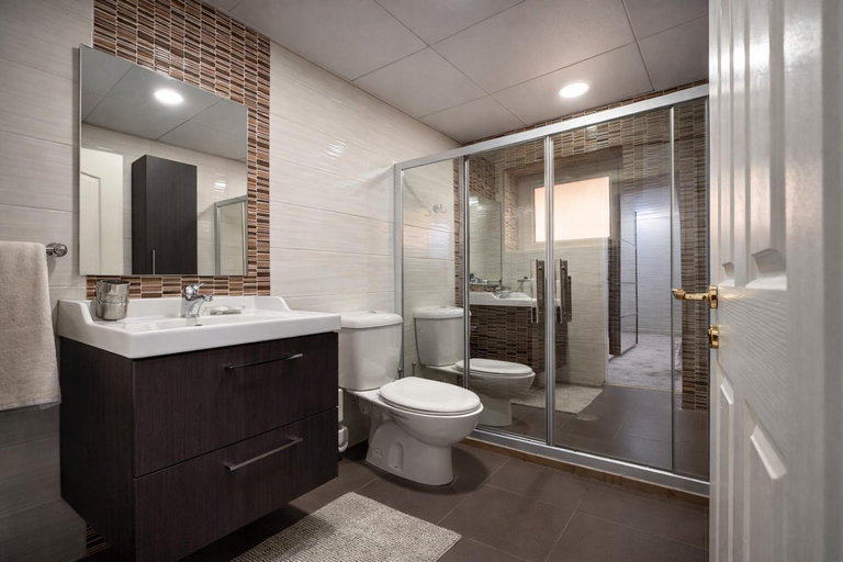 Bathroom 4, Al Basem Hotel, Salt