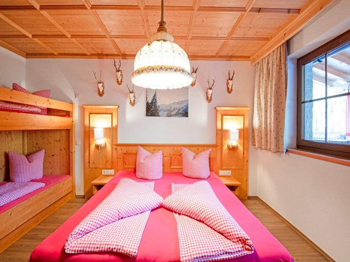 Bedroom 2, Chalet Hochfugen by Ski Slope, Schwaz