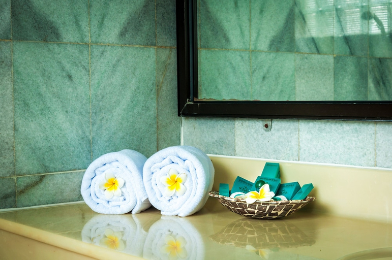 bathroom 11