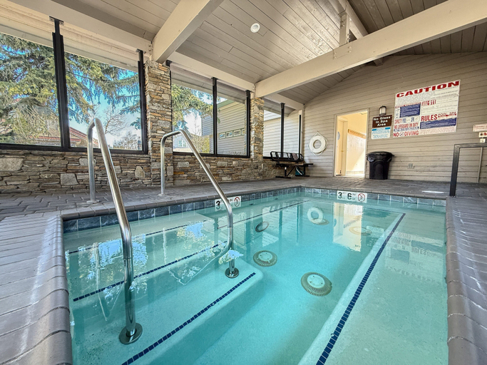 Pool 5, Snowcreek #638 3 Bedroom Condo, Mono