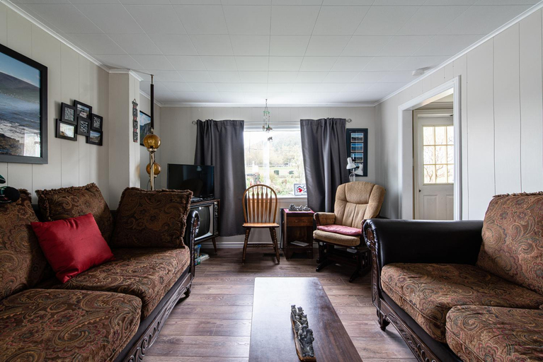 Others 3, Out East B&B - Norris Point, Division No. 9