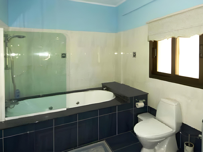 Bathroom 4, Patatas Villa