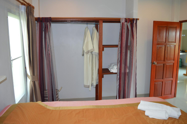 Bedroom, Ban Khan LeeMa, K. Sam Roi Yot