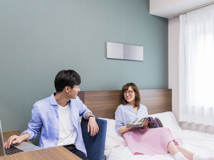 bedroom 27