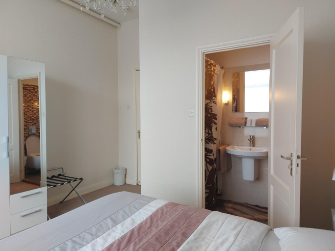 Bedroom 2, Hotel Excelsior, The Hague