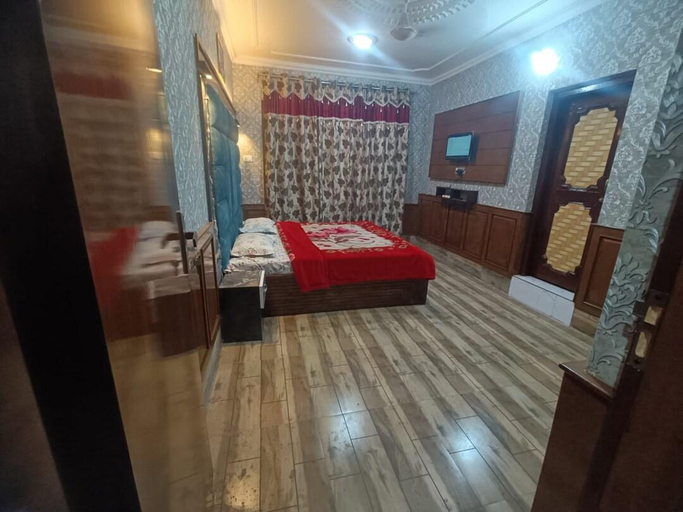 Bedroom 2, Valley holidays, Srinagar