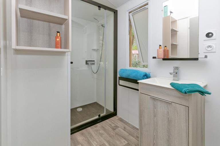 Bathroom 3, Camping Le Village de la Mer, Loire-Atlantique