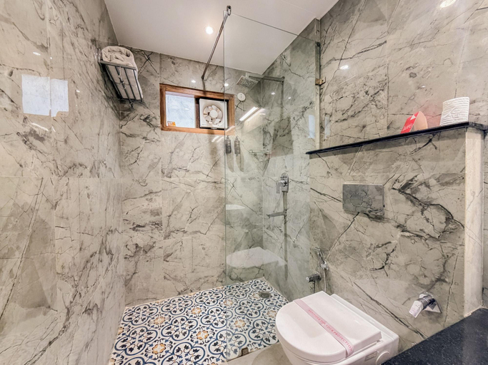 Bathroom 4, Zip By Spree Hotels Grand Legacy Prime, Dehradun