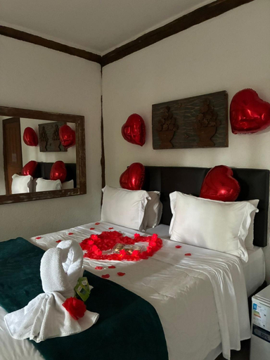 Bedroom 2, A Mi Manera Pousada , cerveja propria e Bistro !, Brumadinho
