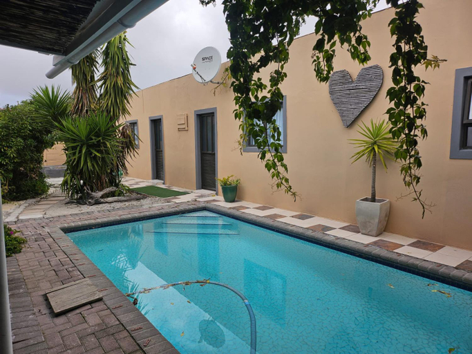 Sport & Beauty 5, Zufike Self Catering, Nelson Mandela Bay
