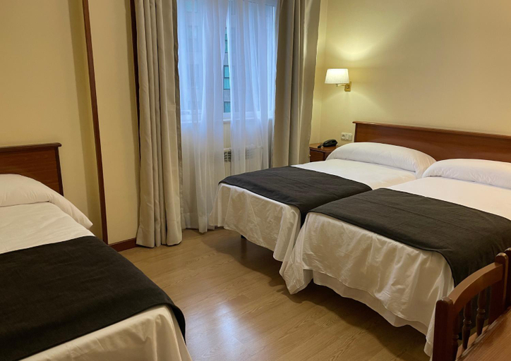 Bedroom 2, Pension Capital de Galicia, A Coruña