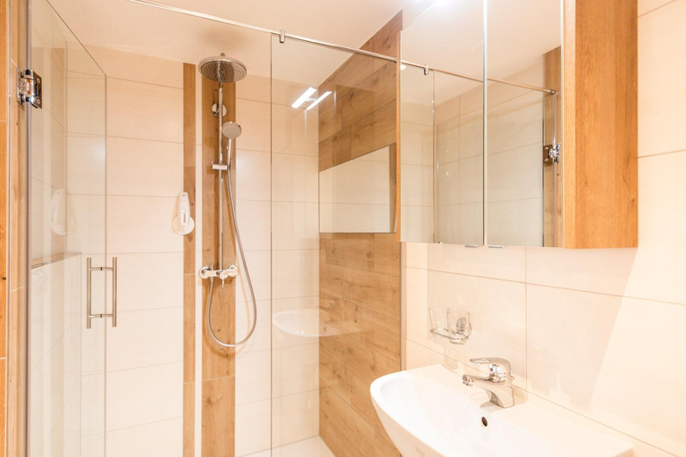 Bathroom 2, Matreier Tauernhaus, Lienz