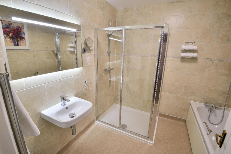 Bathroom 2, The Coach and Horses, West Sussex