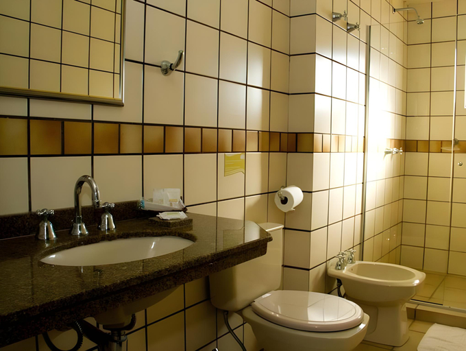 Bathroom 4, Paraiso Palace Hotel II e III, Florianopolis