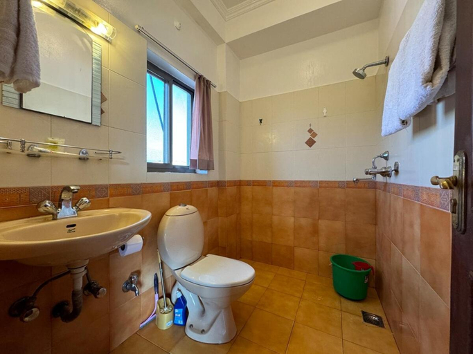 Bathroom 4, Ti-se Guest House, Bagmati