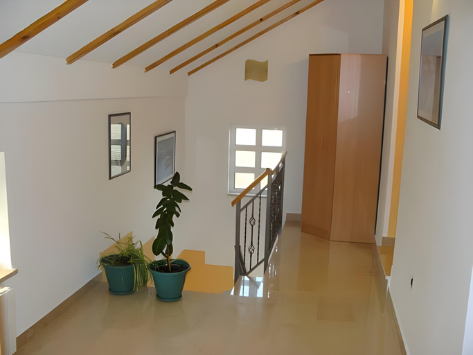 Others 2, Apartman Miramare, Otočac