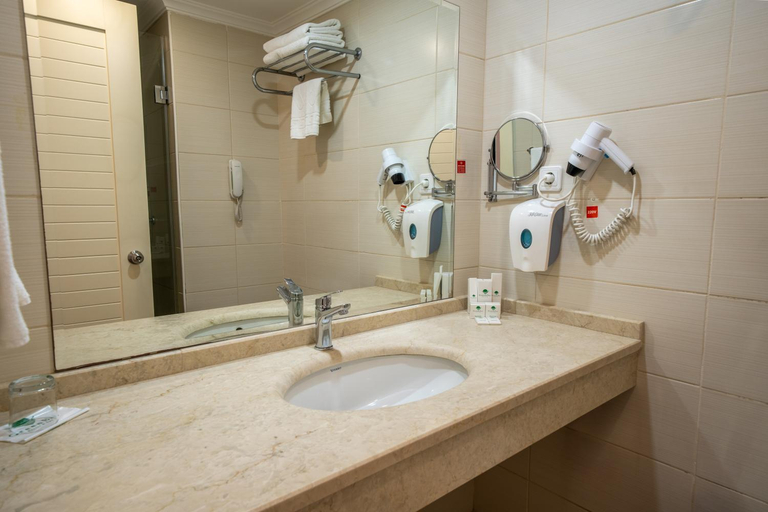 Bathroom 5, Green Bay Resort & Spa - All inclusive, Bodrum