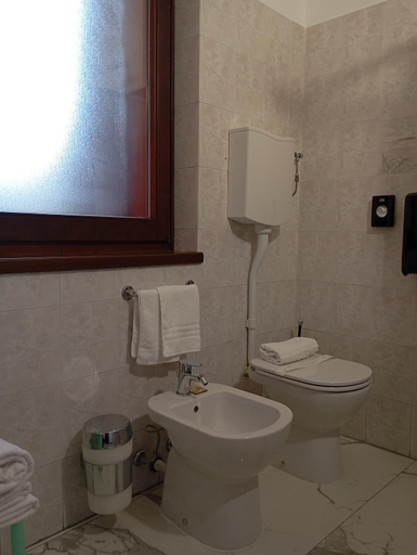 Bathroom 4, Il Leone D'Oro, Bergamo