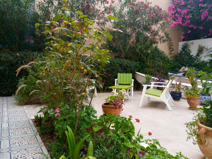 Others 5, Villa Azaiiza, Akouda