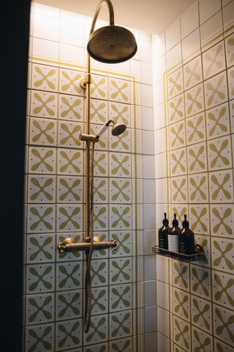 Bathroom 4, Kummer, Wien