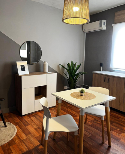 Others 5, Defensa 821 Bed and Breakfast, Distrito Federal