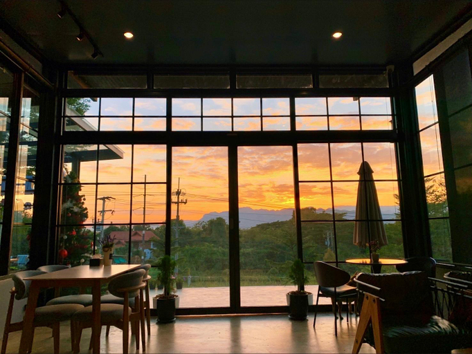 Food & Drinks 4, The Sunnery Ville, Lom Kao