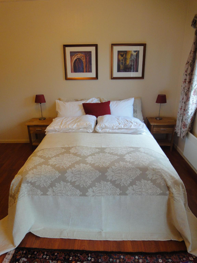 Bedroom, Solund Leileghetshotell, Solund