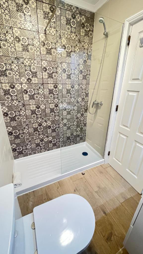 Bathroom 4, Old Village, Loulé