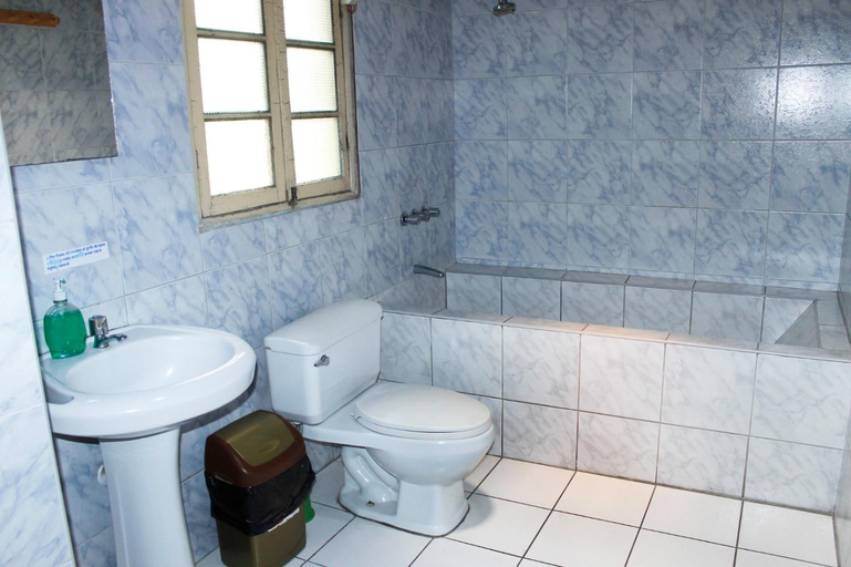Bathroom, Hostel Fuentes, Arequipa