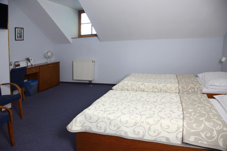 Bedroom 2, Hotel Certousy, Praha 20