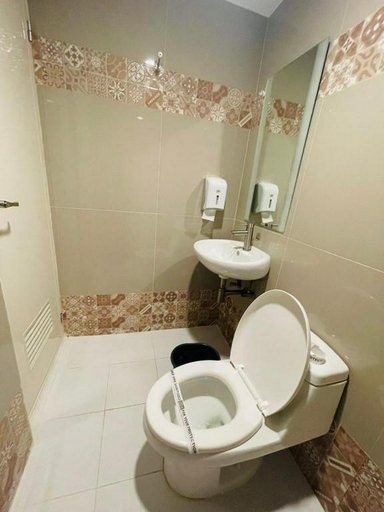 Bathroom 5, Hotel Sogo Aurora Cubao, Quezon City