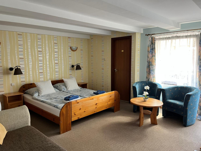 Bedroom 2, Feherlo Vendeghaz & Restaurant, Csepreg