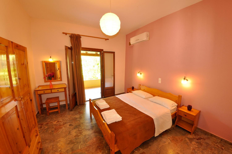 Bedroom 2, Magdalini Apartments, Ionian Islands